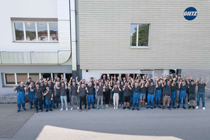 The Gietz team in front of the headquarters in Gossau SG